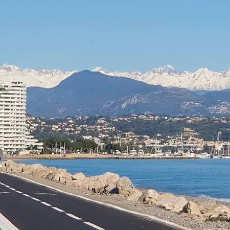 Maisonnette Tres Appreciee Entre Mer Et Nature Climatisee Avec Cuisine Terrasse Parking Villeneuve-Loubet